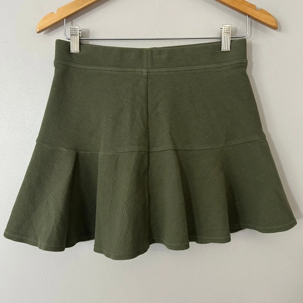 OFFLINE by Aerie Skort Womens M Green Ribbed Ruffle Fit‎ & Flare Activewear NWT